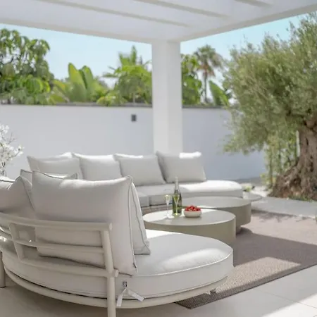 Modern 4 Beds Luxe 550m To Canas Beach!