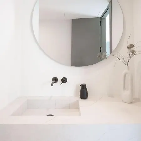 Modern 4 Beds Luxe 550m To Canas Beach! Villa