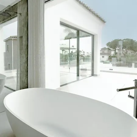 Modern 4 Beds Luxe 550m To Canas Beach!