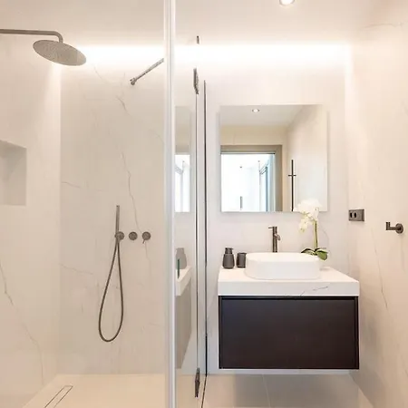 Modern 4 Beds Luxe 550m To Canas Beach! Villa *