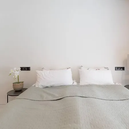 Modern 4 Beds Luxe 550m To Canas Beach!