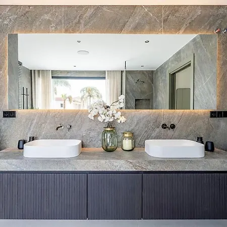 Modern 4 Beds Luxe 550m To Canas Beach! Villa Marbella